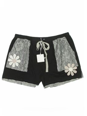 DAVI & DANI Black Shorts with Gray Lace Daisy Pockets
